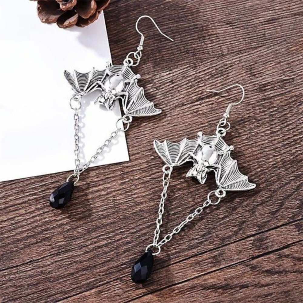 Hanging Silver Vampire Bat Black Teardrop Crystal Goth Chain Dangle Earrings